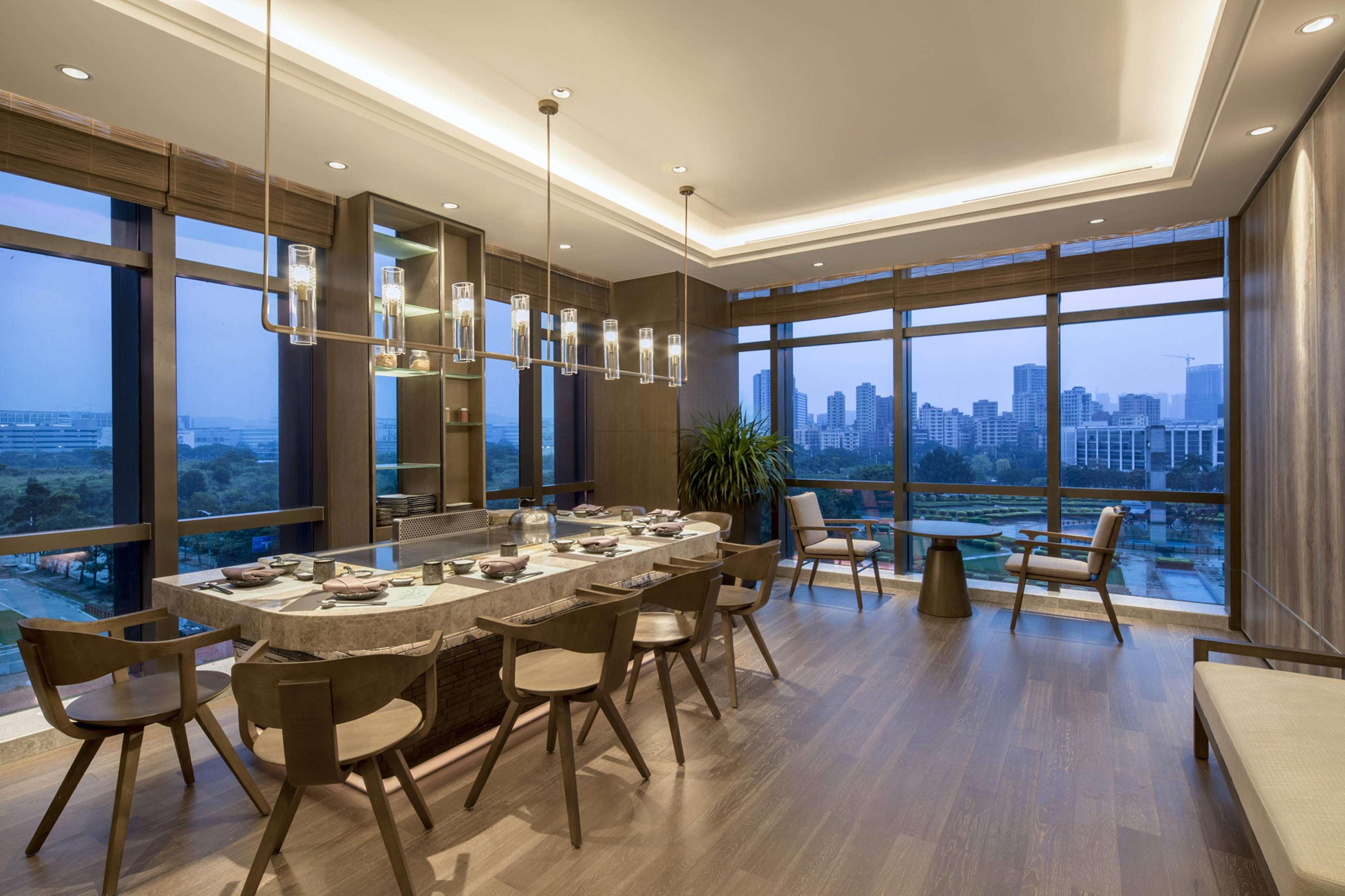 Doubletree By Hilton Hotel Shenzhen Longhua, Near Huawei, Foxcnn, Shenzhen North Railway, Uniwalk & Uniworld Shopping Mall, Sam'S Club Buitenkant foto