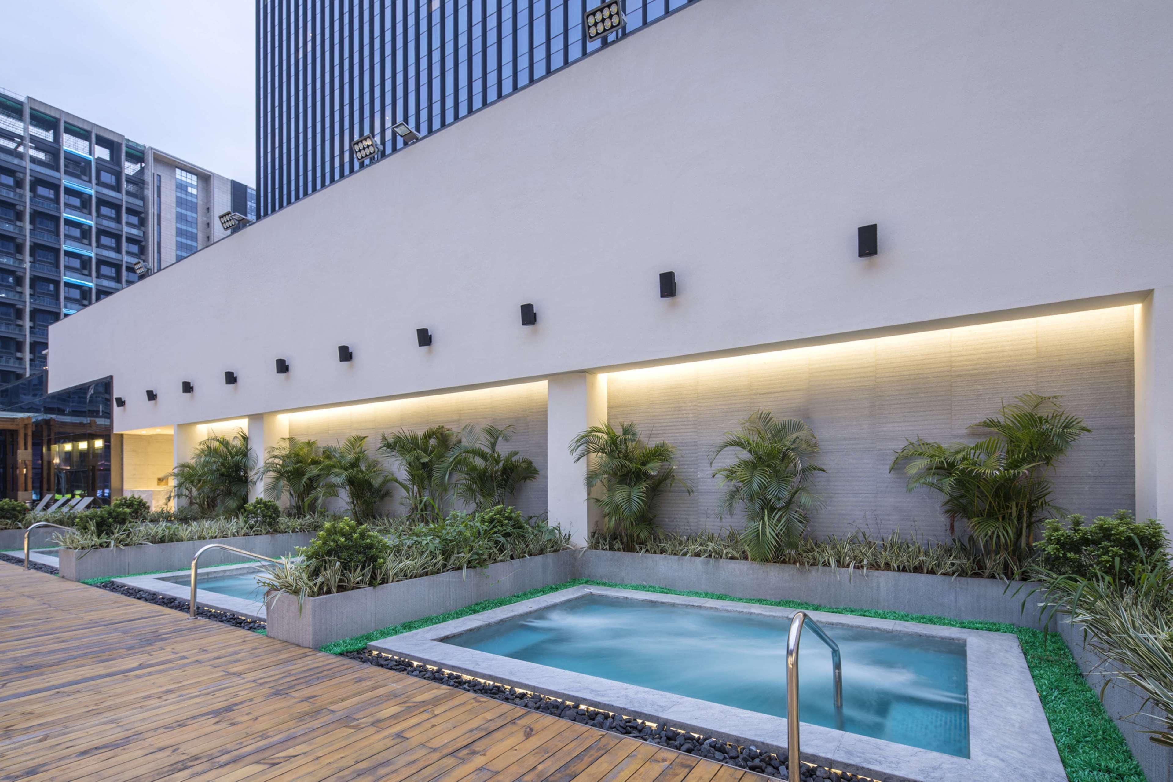 Doubletree By Hilton Hotel Shenzhen Longhua, Near Huawei, Foxcnn, Shenzhen North Railway, Uniwalk & Uniworld Shopping Mall, Sam'S Club Buitenkant foto