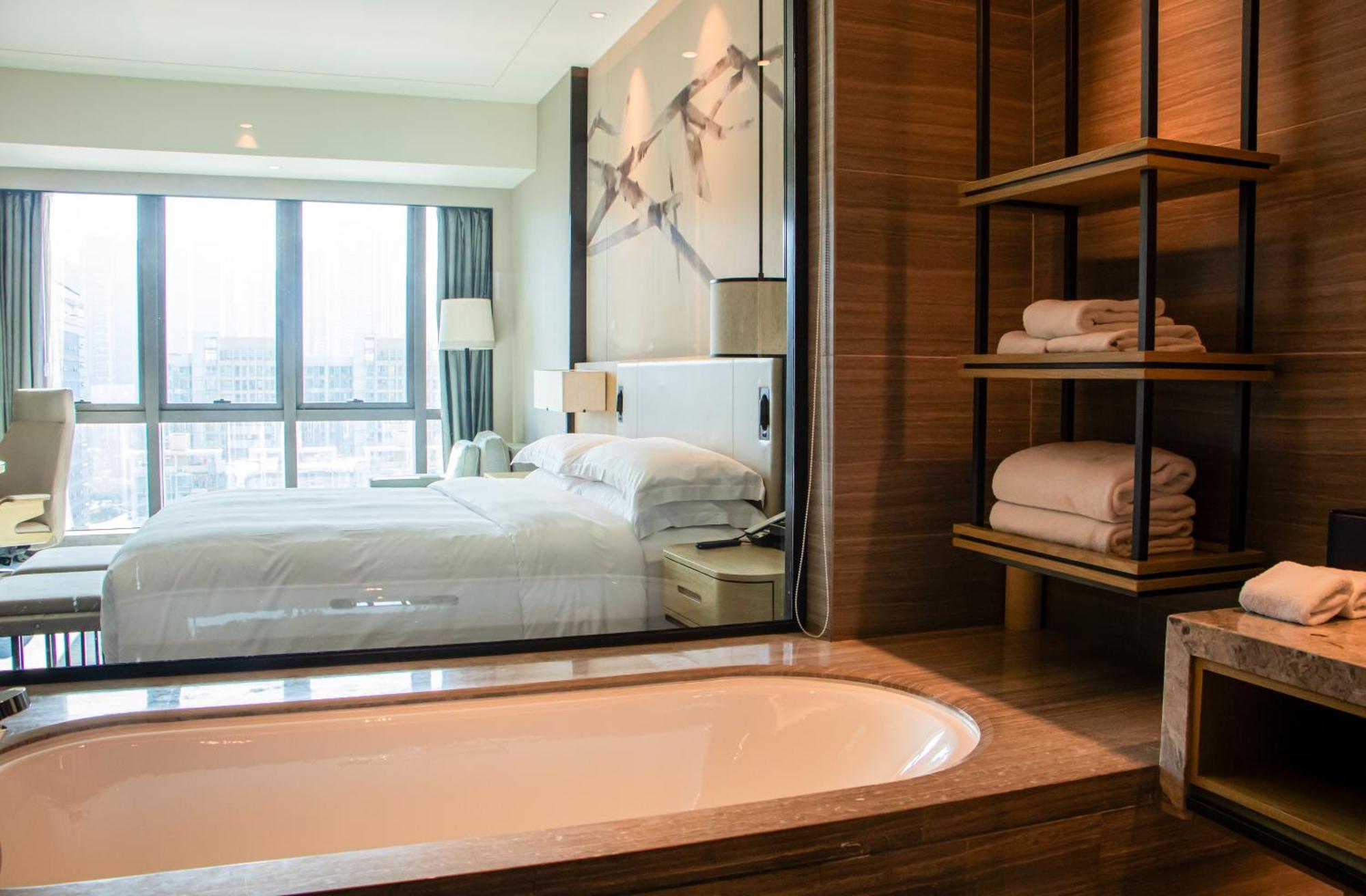 Doubletree By Hilton Hotel Shenzhen Longhua, Near Huawei, Foxcnn, Shenzhen North Railway, Uniwalk & Uniworld Shopping Mall, Sam'S Club Buitenkant foto