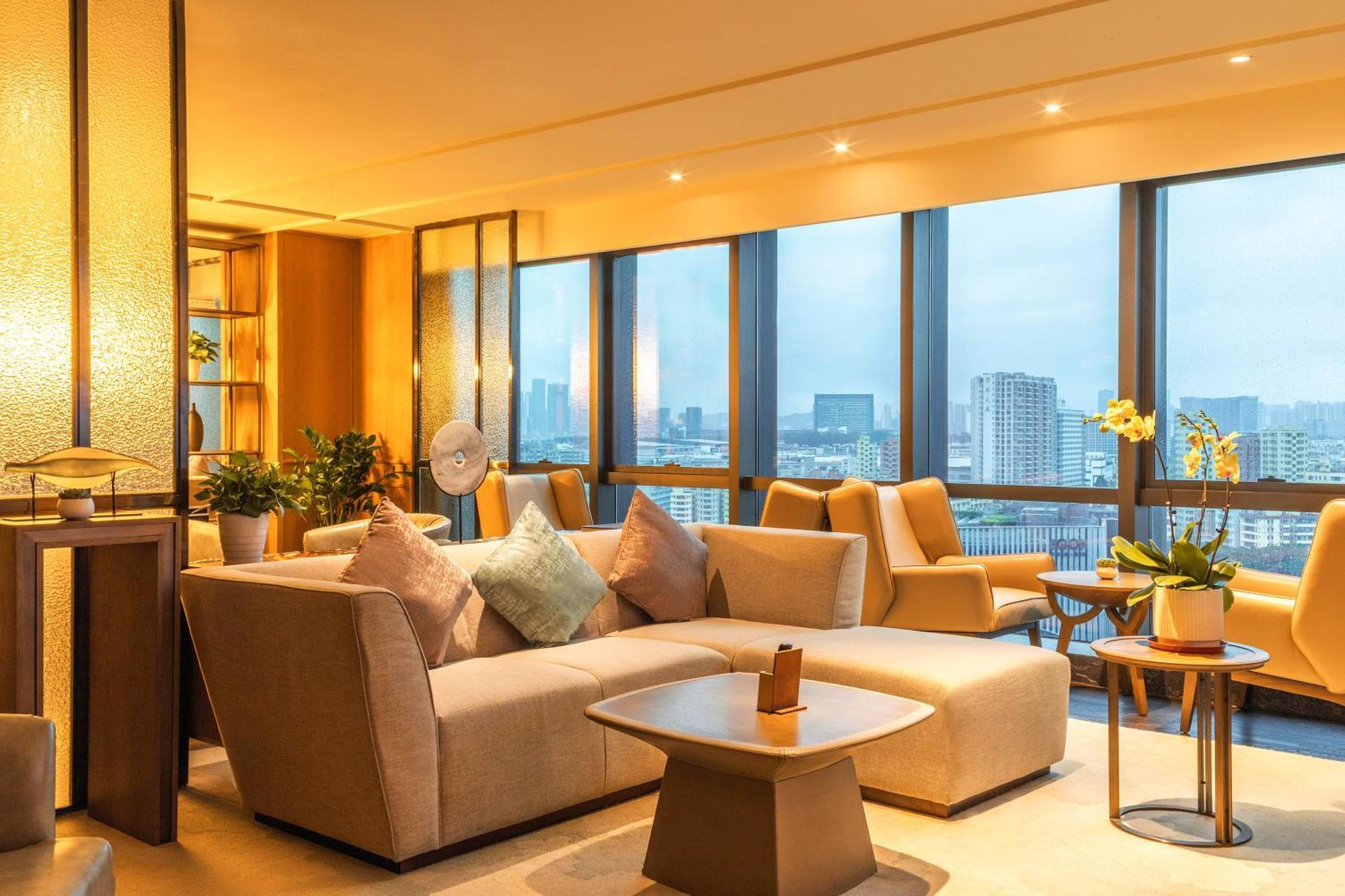 Doubletree By Hilton Hotel Shenzhen Longhua, Near Huawei, Foxcnn, Shenzhen North Railway, Uniwalk & Uniworld Shopping Mall, Sam'S Club Buitenkant foto