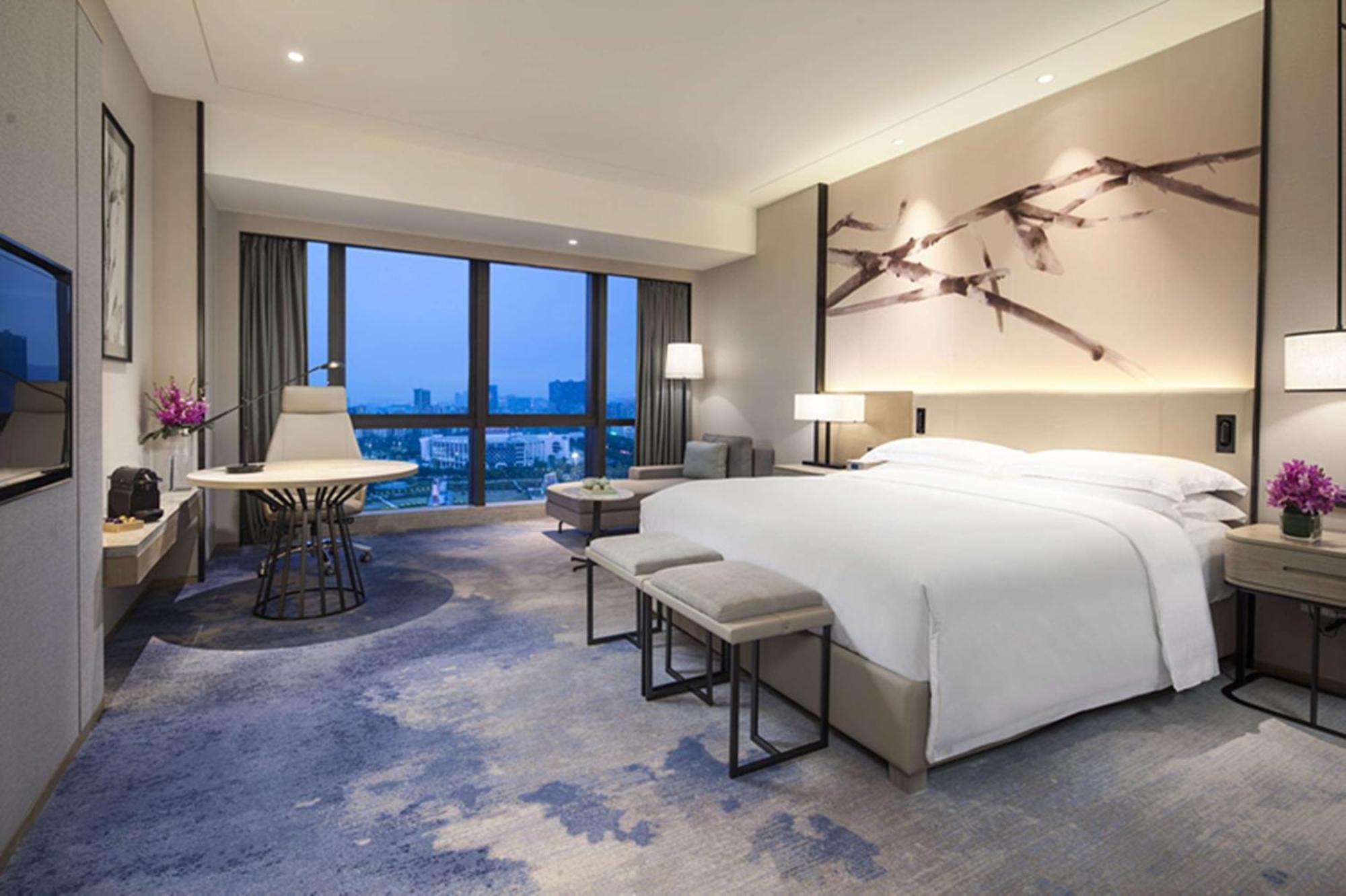 Doubletree By Hilton Hotel Shenzhen Longhua, Near Huawei, Foxcnn, Shenzhen North Railway, Uniwalk & Uniworld Shopping Mall, Sam'S Club Buitenkant foto