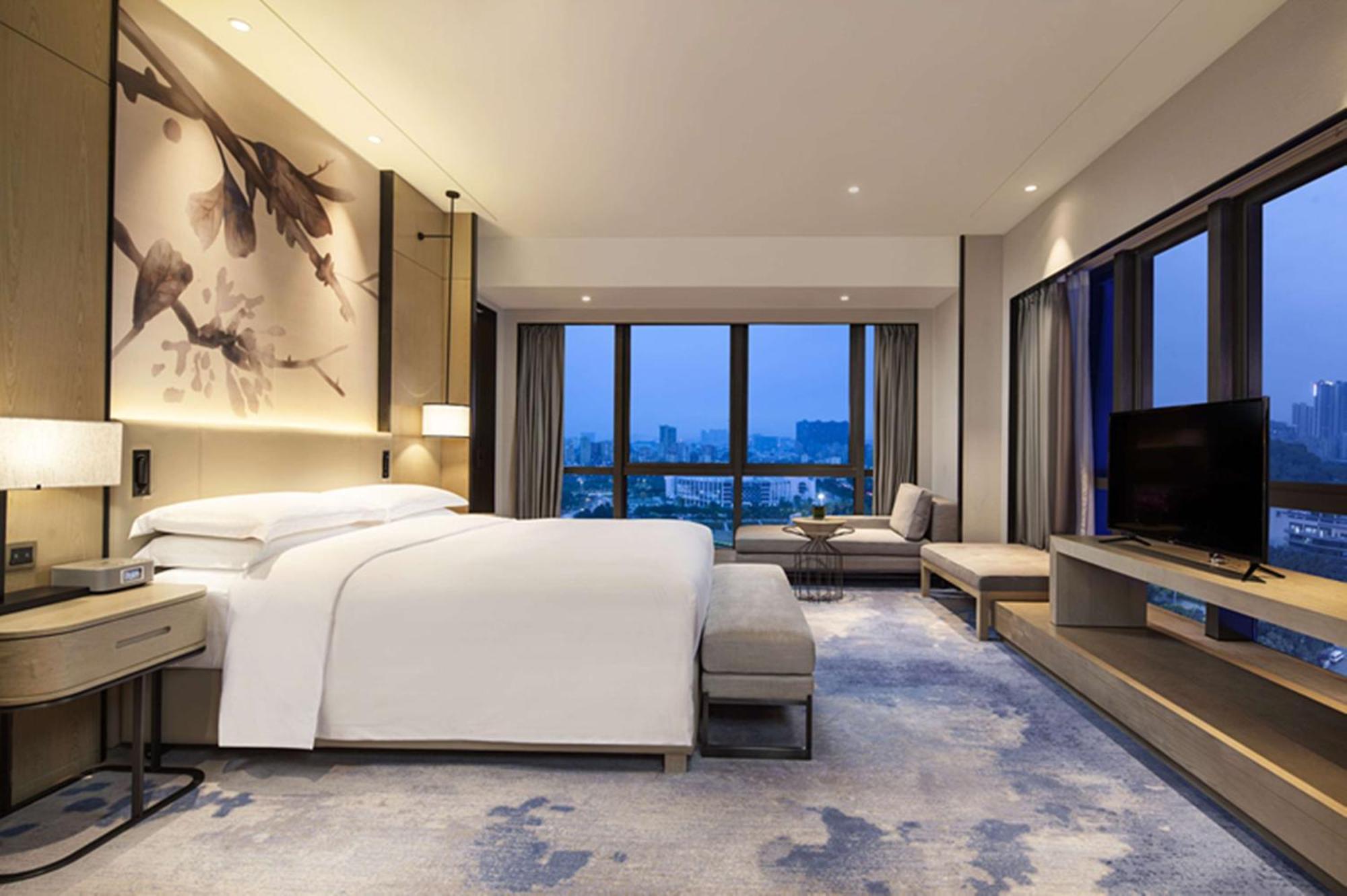 Doubletree By Hilton Hotel Shenzhen Longhua, Near Huawei, Foxcnn, Shenzhen North Railway, Uniwalk & Uniworld Shopping Mall, Sam'S Club Buitenkant foto