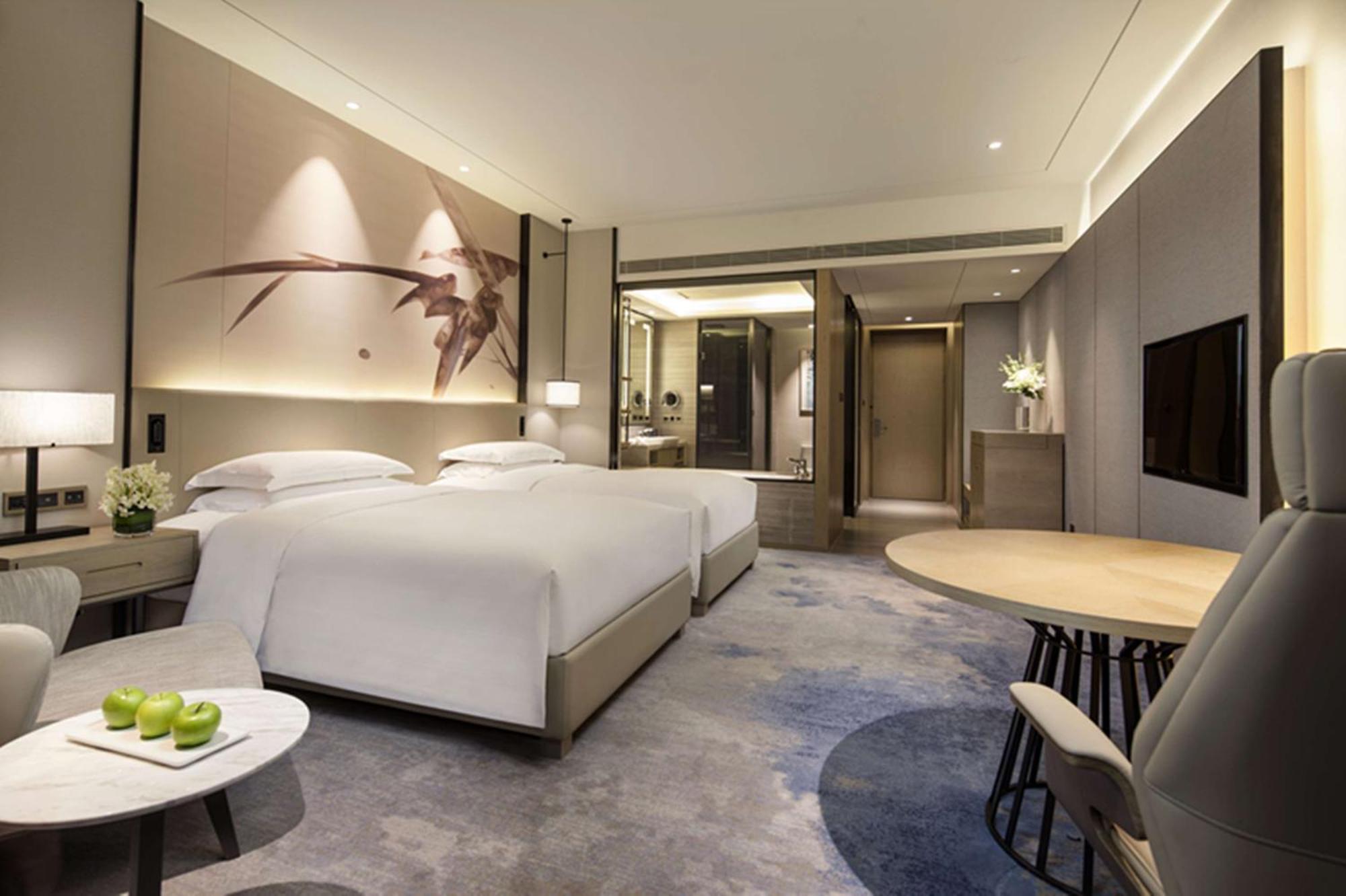 Doubletree By Hilton Hotel Shenzhen Longhua, Near Huawei, Foxcnn, Shenzhen North Railway, Uniwalk & Uniworld Shopping Mall, Sam'S Club Buitenkant foto