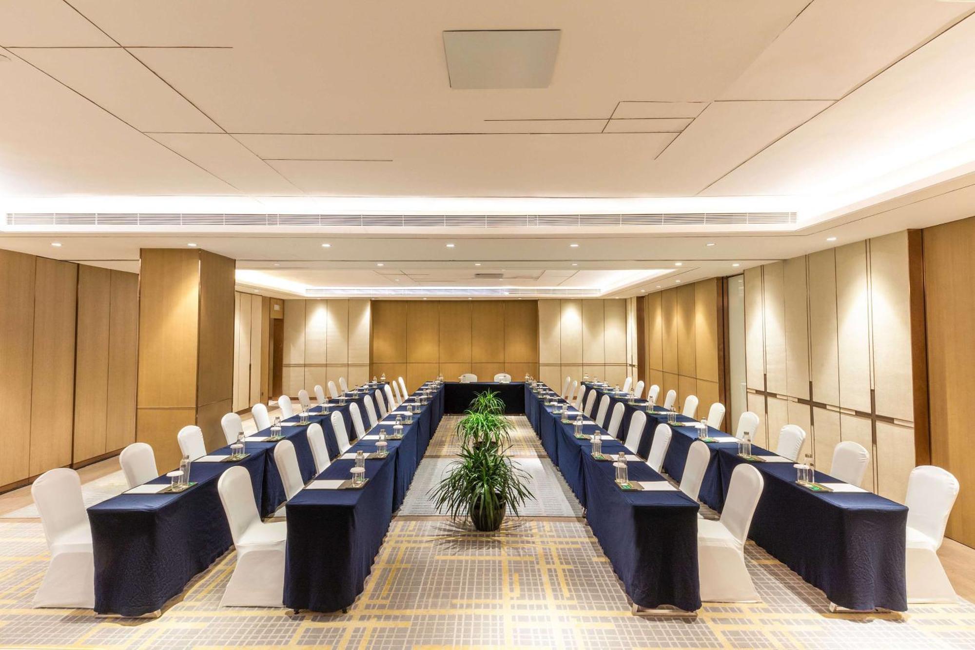 Doubletree By Hilton Hotel Shenzhen Longhua, Near Huawei, Foxcnn, Shenzhen North Railway, Uniwalk & Uniworld Shopping Mall, Sam'S Club Buitenkant foto