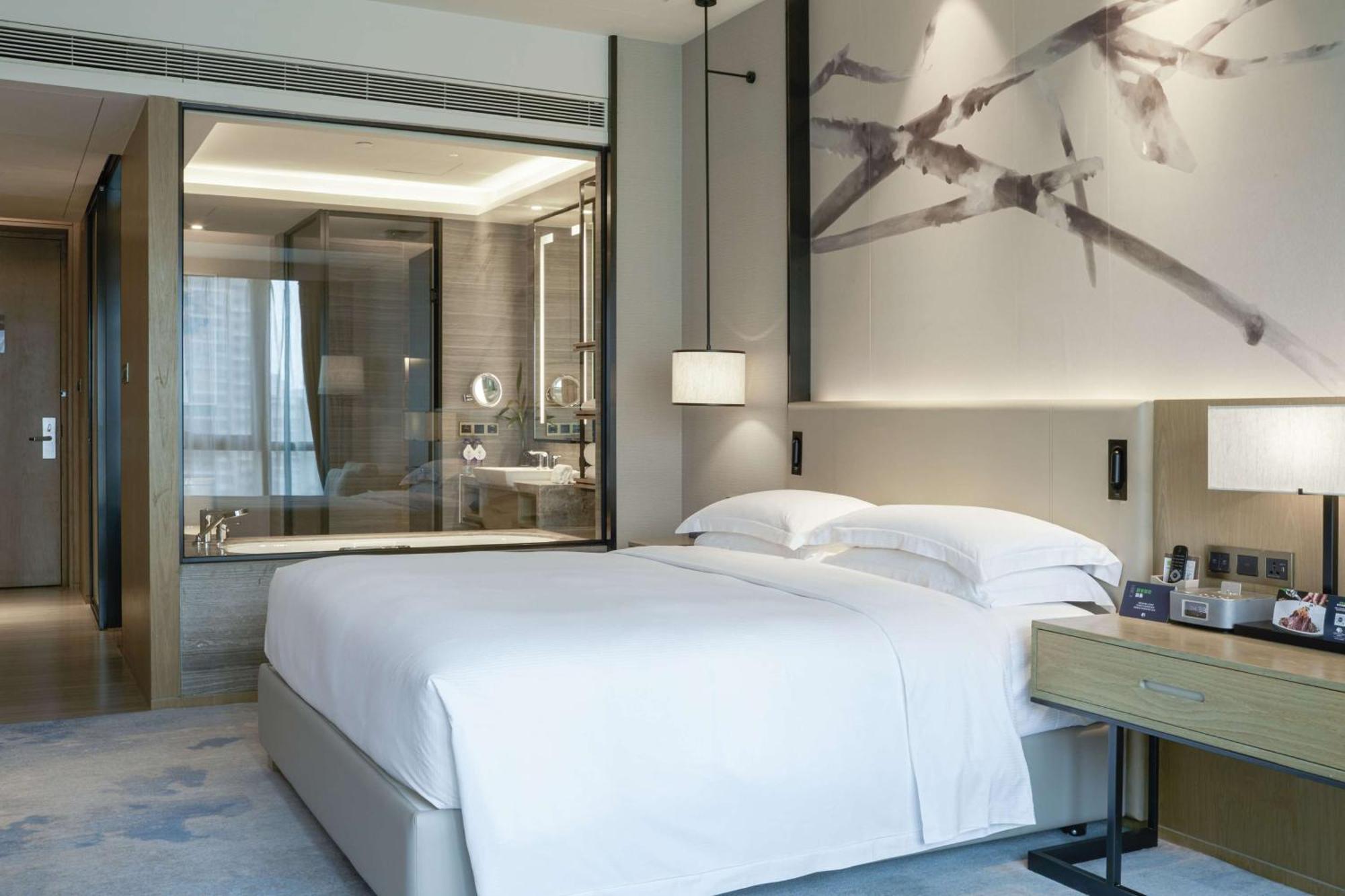Doubletree By Hilton Hotel Shenzhen Longhua, Near Huawei, Foxcnn, Shenzhen North Railway, Uniwalk & Uniworld Shopping Mall, Sam'S Club Buitenkant foto